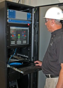 电源系统功能是在HMI（人机接口）模块上进行的，该模块位于远离开关设备的情况下。